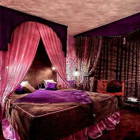 3.14 Hotel