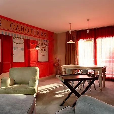 3.14 Hotel
