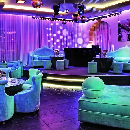 3.14 Hotel